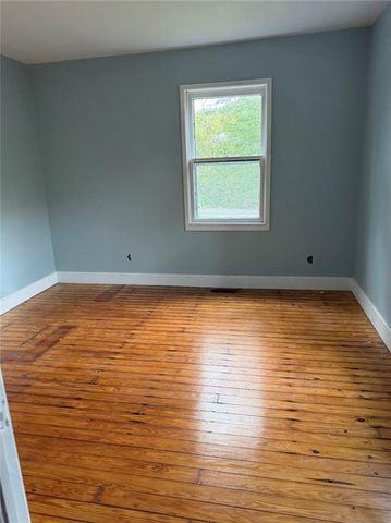 422 Iowa Street, Lawrence, KS 66044