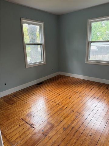 422 Iowa Street, Lawrence, KS 66044