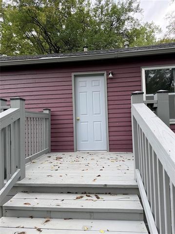 422 Iowa Street, Lawrence, KS 66044
