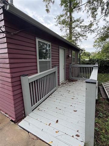 422 Iowa Street, Lawrence, KS 66044