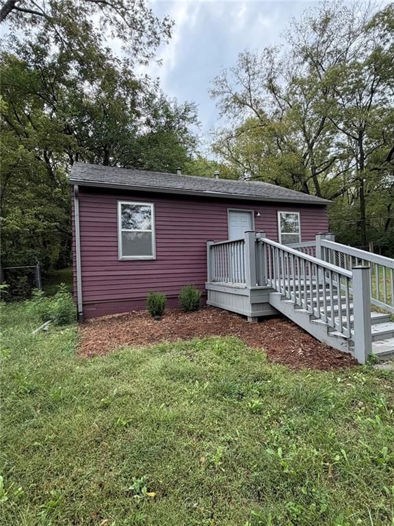422 Iowa Street, Lawrence, KS 66044