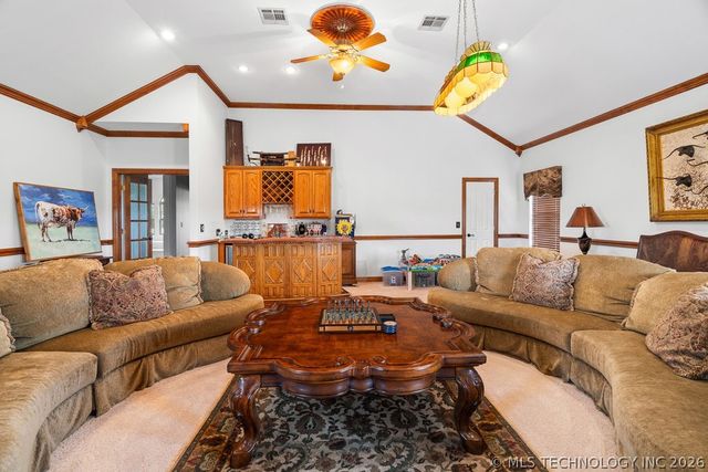 1599 Cardinal Road, Lone Grove, OK 73443