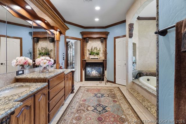 1599 Cardinal Road, Lone Grove, OK 73443