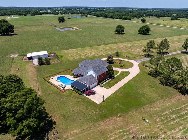 1599 Cardinal Road, Lone Grove, OK 73443