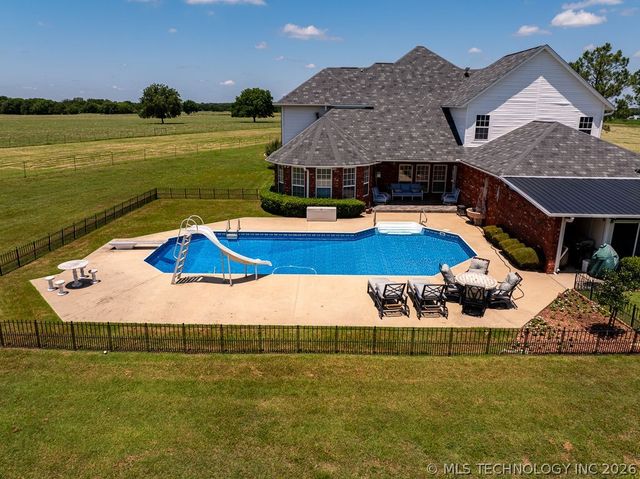 1599 Cardinal Road, Lone Grove, OK 73443