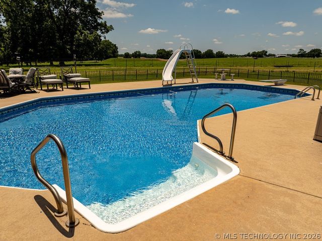 1599 Cardinal Road, Lone Grove, OK 73443