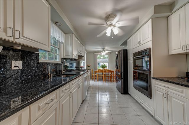 23 Hurtin Boulevard, Smithtown, NY 11787