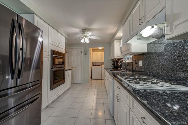 23 Hurtin Boulevard, Smithtown, NY 11787