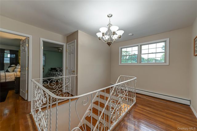23 Hurtin Boulevard, Smithtown, NY 11787