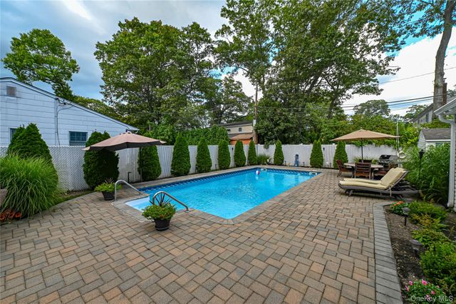 23 Hurtin Boulevard, Smithtown, NY 11787