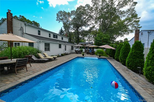 23 Hurtin Boulevard, Smithtown, NY 11787