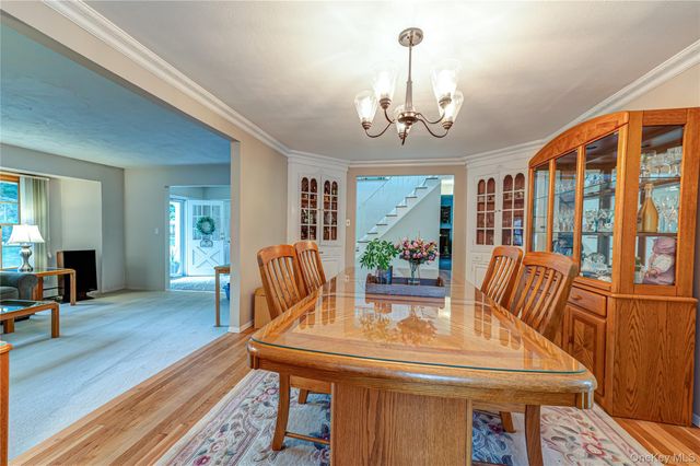 23 Hurtin Boulevard, Smithtown, NY 11787