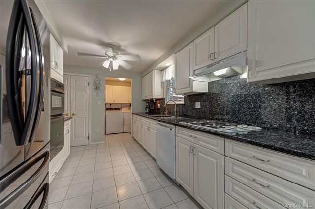 23 Hurtin Boulevard, Smithtown, NY 11787