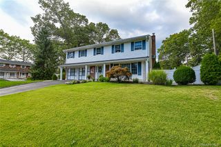 23 Hurtin Boulevard, Smithtown, NY 11787
