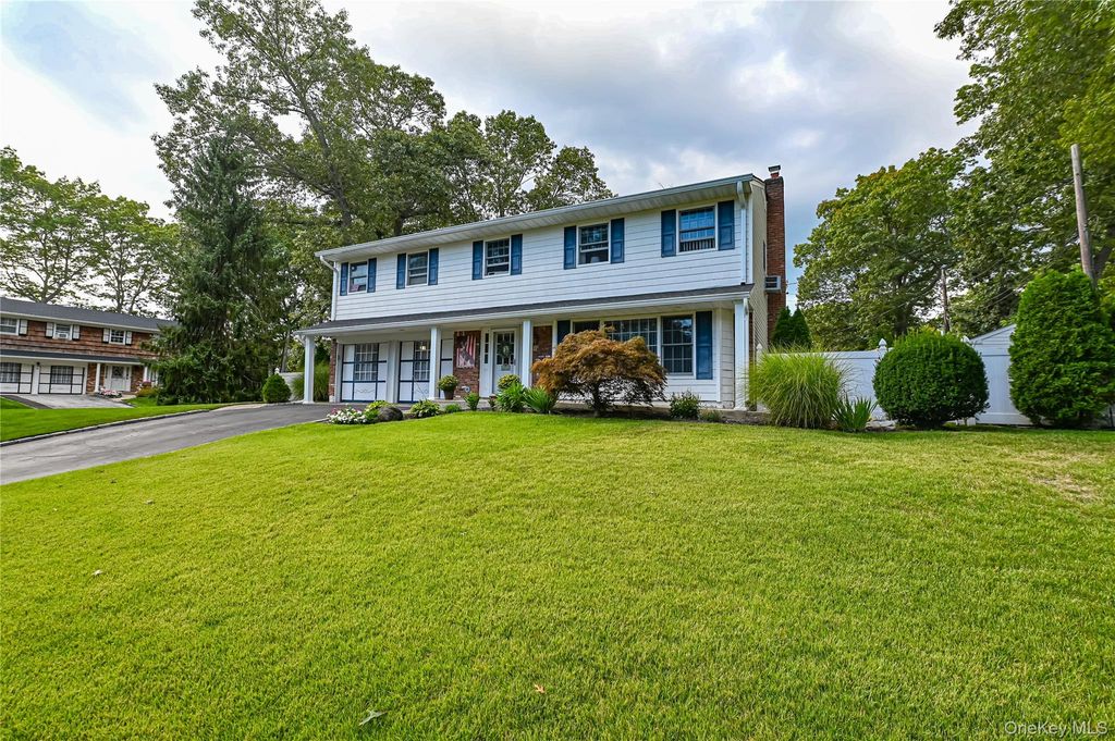 23 Hurtin Boulevard, Smithtown, NY 11787