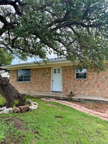 3408 Durham Avenue, Brownwood, TX 76801