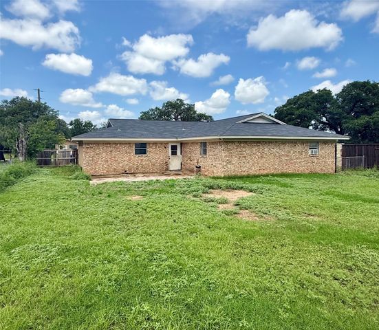 3408 Durham Avenue, Brownwood, TX 76801