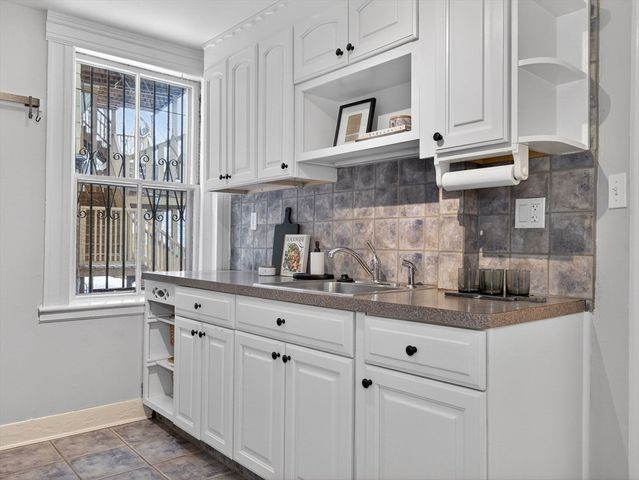 32 Robinwood Ave 7, Boston, MA 02130