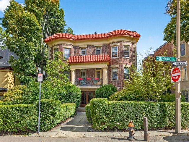 32 Robinwood Ave 7, Boston, MA 02130