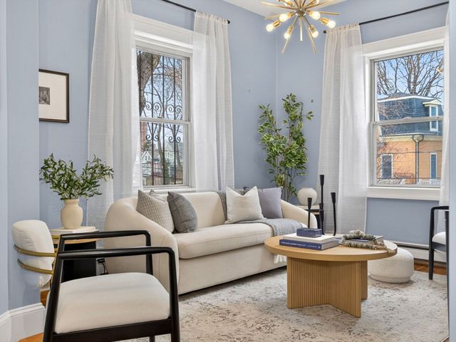 32 Robinwood Ave 7, Boston, MA 02130