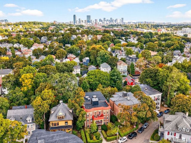 32 Robinwood Ave 7, Boston, MA 02130