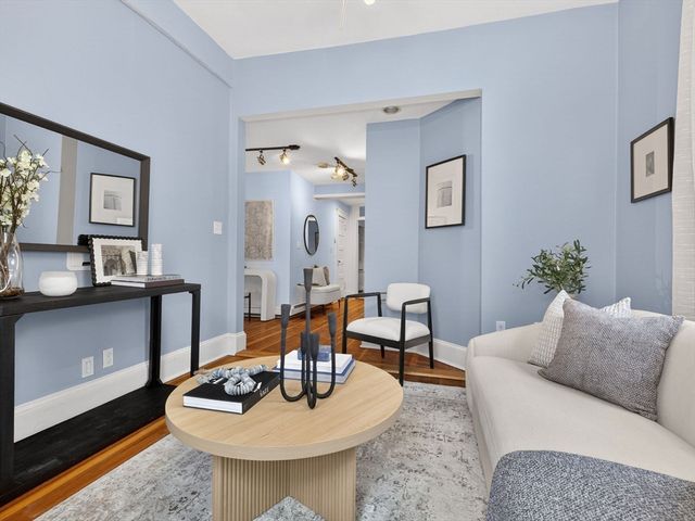 32 Robinwood Ave 7, Boston, MA 02130