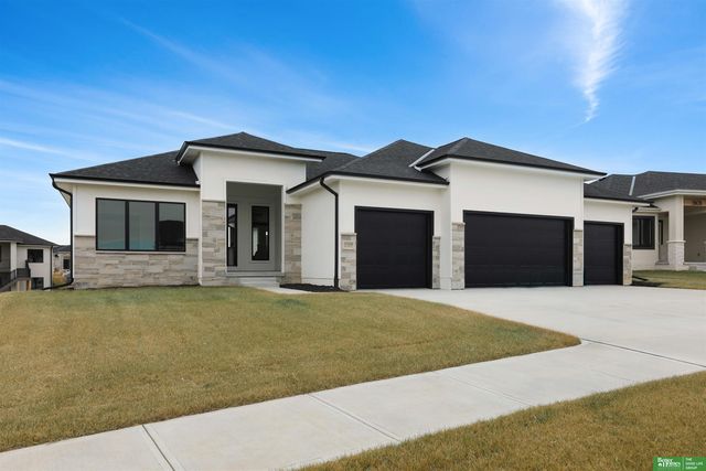 5509 N 212th Avenue, Elkhorn, NE 68022