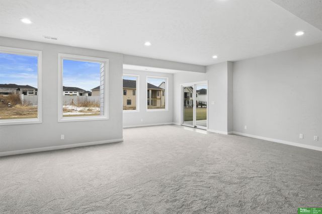 5509 N 212th Avenue, Elkhorn, NE 68022