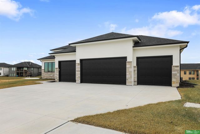 5509 N 212th Avenue, Elkhorn, NE 68022