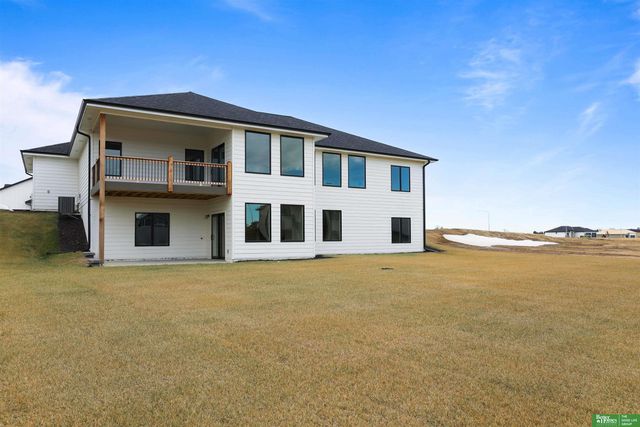 5509 N 212th Avenue, Elkhorn, NE 68022