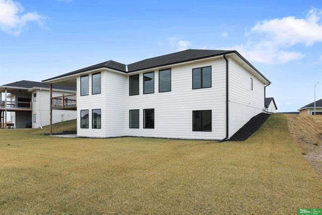 5509 N 212th Avenue, Elkhorn, NE 68022