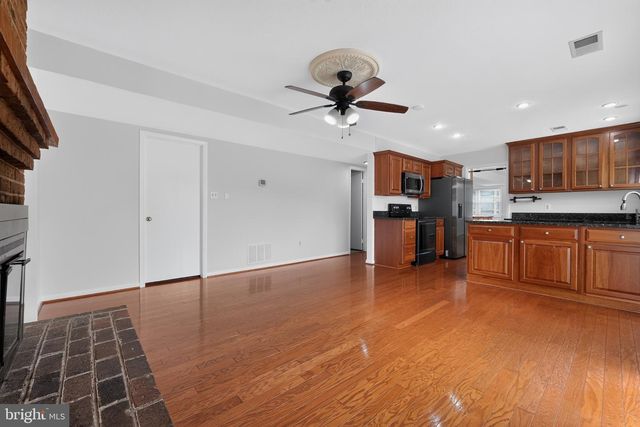 3149 SOUTHFIELD DR, Herndon, VA 20171