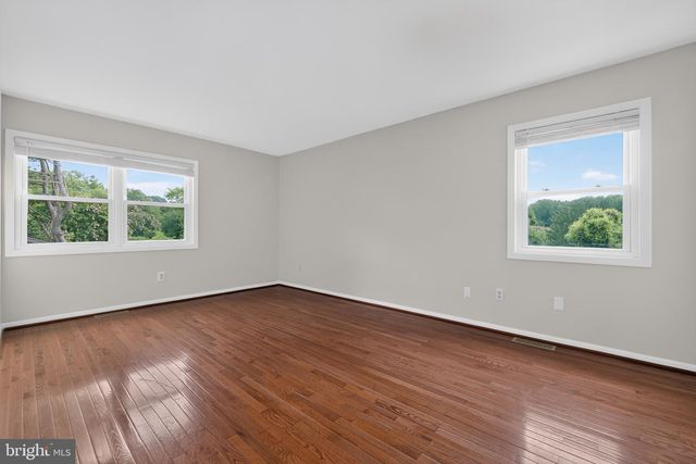 3149 SOUTHFIELD DR, Herndon, VA 20171