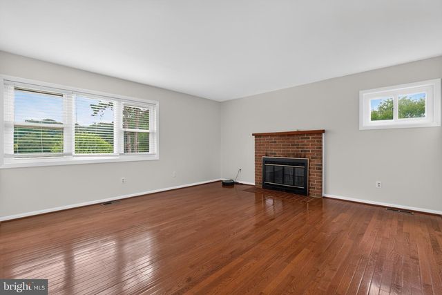 3149 SOUTHFIELD DR, Herndon, VA 20171