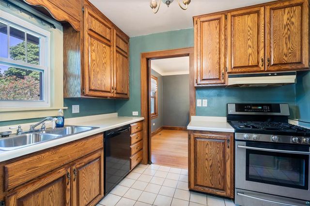 928 N 19th Avenue E, Duluth, MN 55812