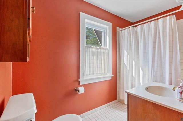 928 N 19th Avenue E, Duluth, MN 55812