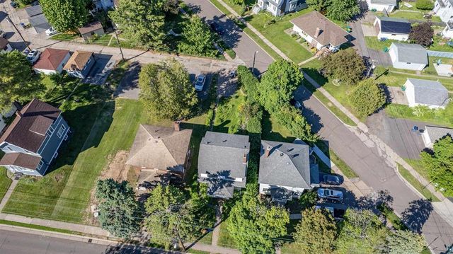 928 N 19th Avenue E, Duluth, MN 55812