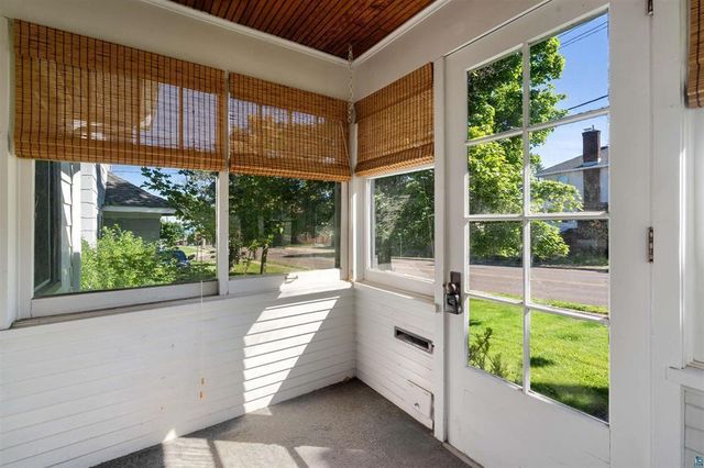 928 N 19th Avenue E, Duluth, MN 55812