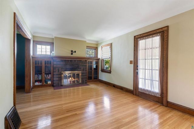 928 N 19th Avenue E, Duluth, MN 55812