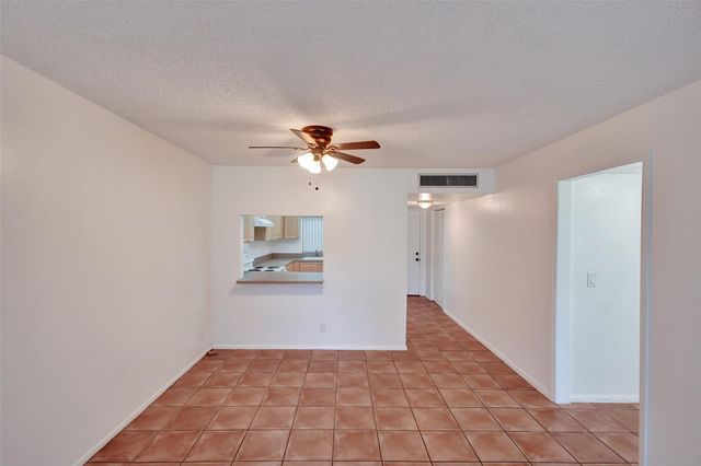 9481 Evergreen Pl 103, Davie, FL 33324