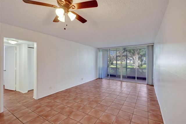 9481 Evergreen Pl 103, Davie, FL 33324