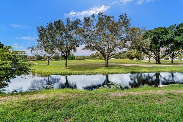 9481 Evergreen Pl 103, Davie, FL 33324