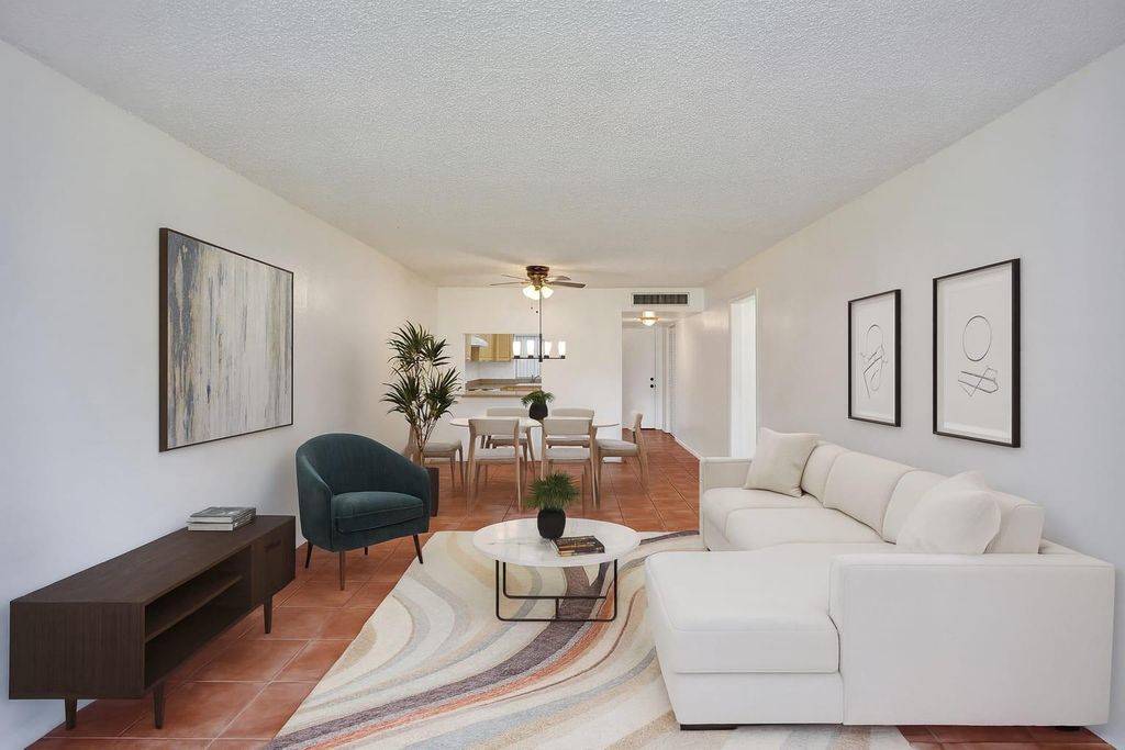 9481 Evergreen Pl 103, Davie, FL 33324