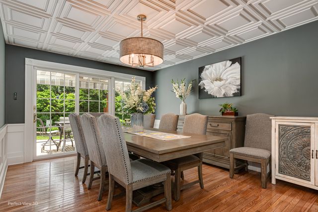 38w337 Dean Street, St. Charles, IL 60175