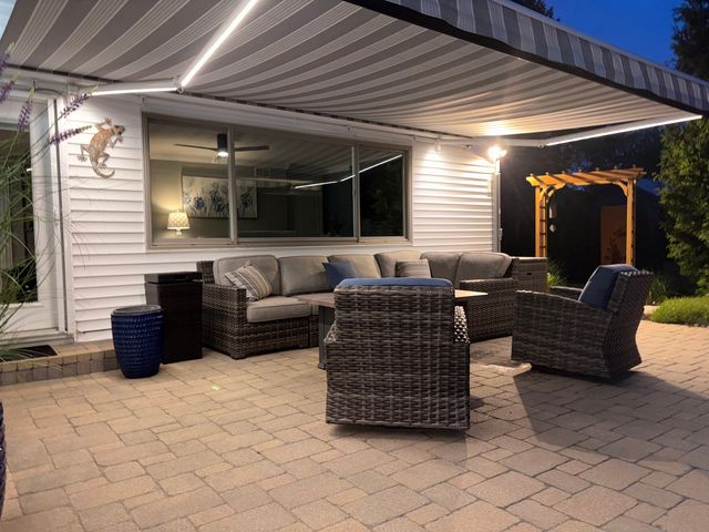 38w337 Dean Street, St. Charles, IL 60175
