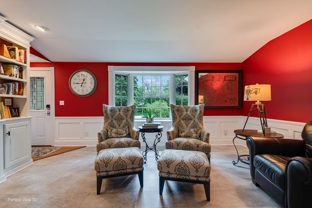 38w337 Dean Street, St. Charles, IL 60175