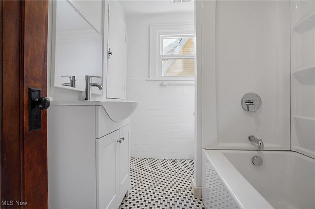 1171 Woodward Avenue, Akron, OH 44310