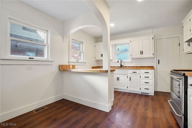 1171 Woodward Avenue, Akron, OH 44310