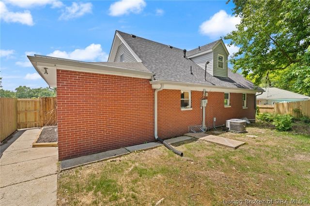 2428 Stover Drive, New Albany, IN 47150
