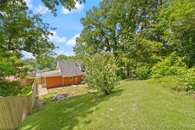 2428 Stover Drive, New Albany, IN 47150